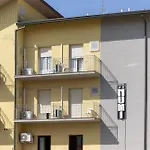 Numi Hotel 2*
